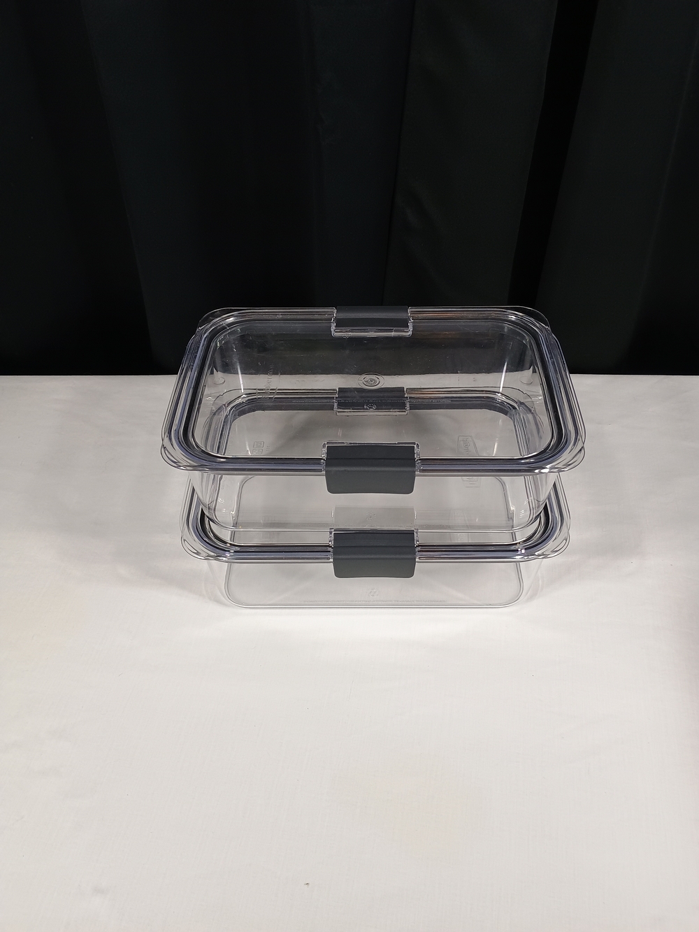 2 Rubbermaid Brilliance Plastic Large 9.6 Cup Size Food Storage Containers